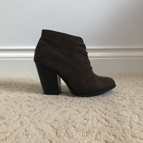 Dark Green Booties - Size 8 - Picture 2 of 4